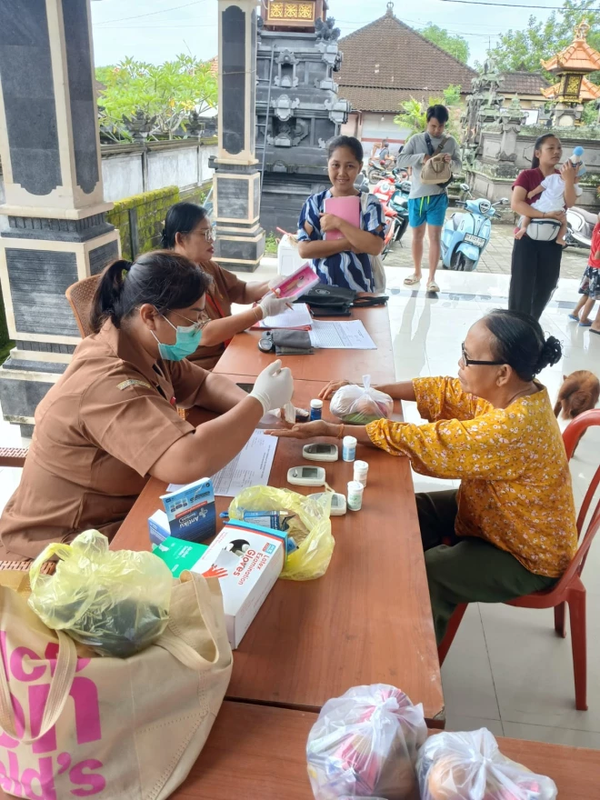 Kegiatan Posyandu dan Pemeriksaan Rutin di Banjar Dinas Sangging